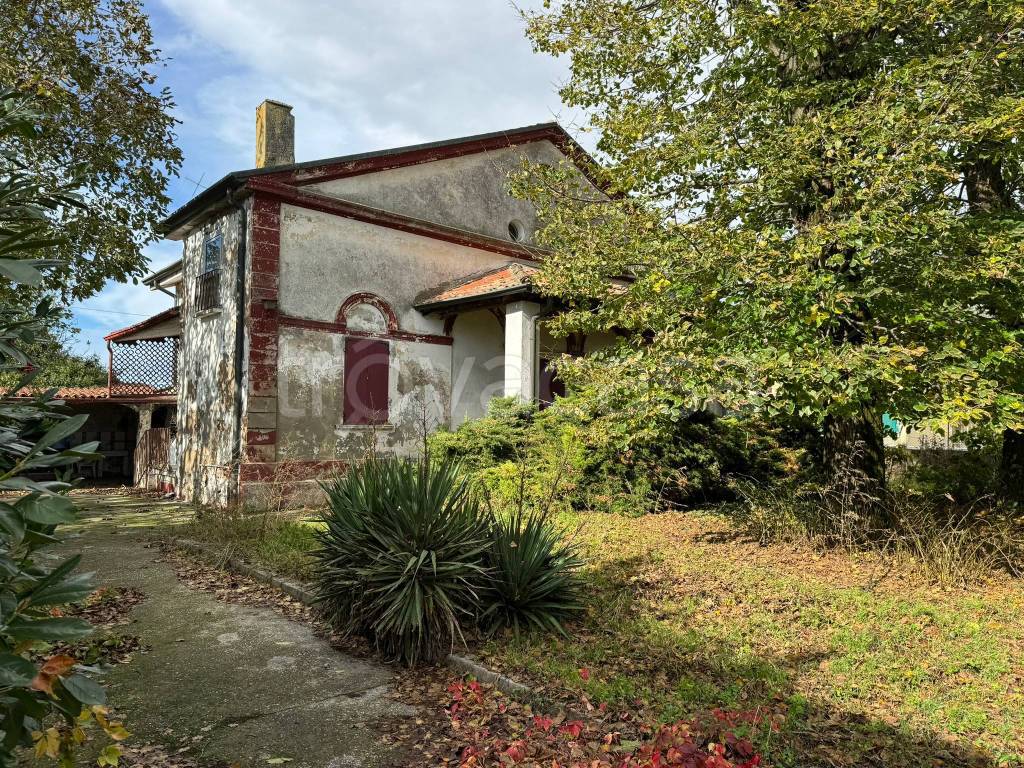Villa in vendita a Borgo Mantovano strada Zello, 23