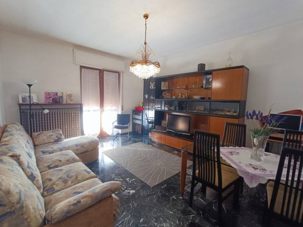 Appartamento in vendita a Urago d'Oglio via Enrico Fermi, 45
