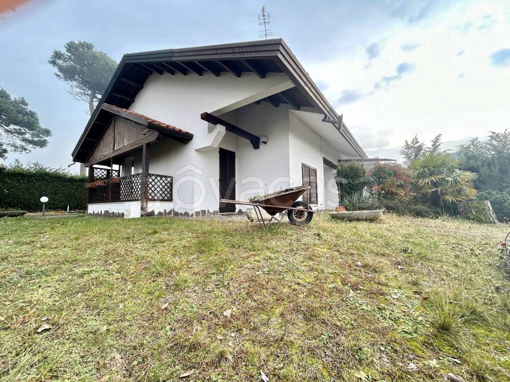 Villa Bifamiliare in vendita a Rosolina via Po di Levante, 4