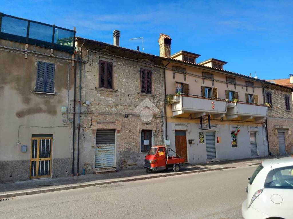 Appartamento in vendita ad Ascoli Piceno via Santi Filippo e Giacomo, 13