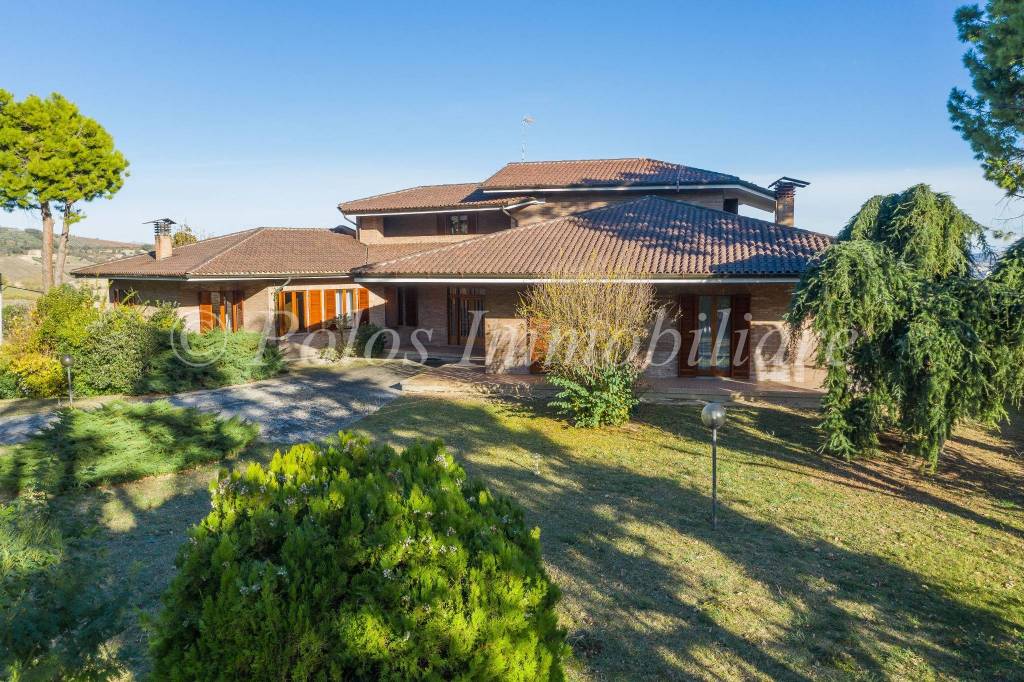 Villa in vendita a Montegiorgio contrada Crocedivia