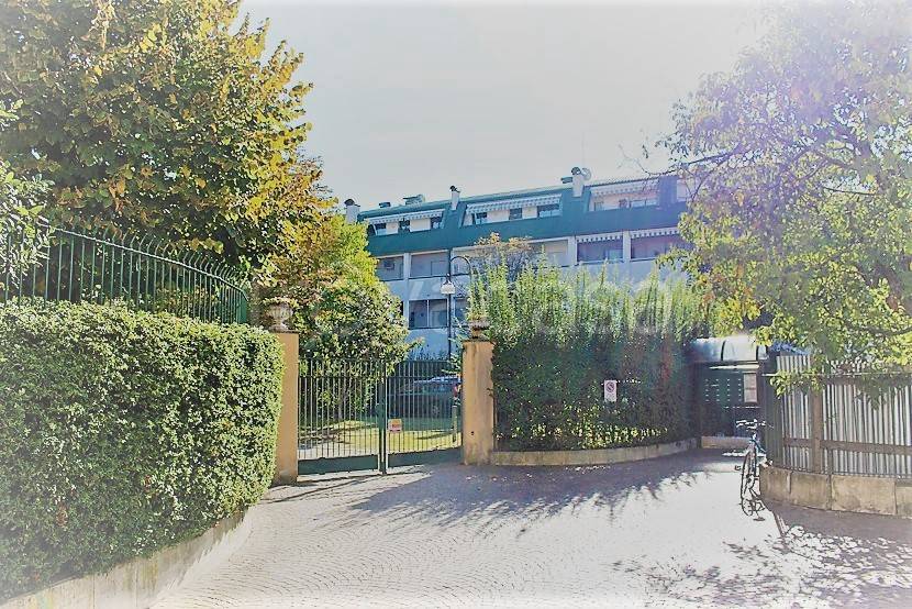 Appartamento in vendita a Milano via Lampugnano, 175