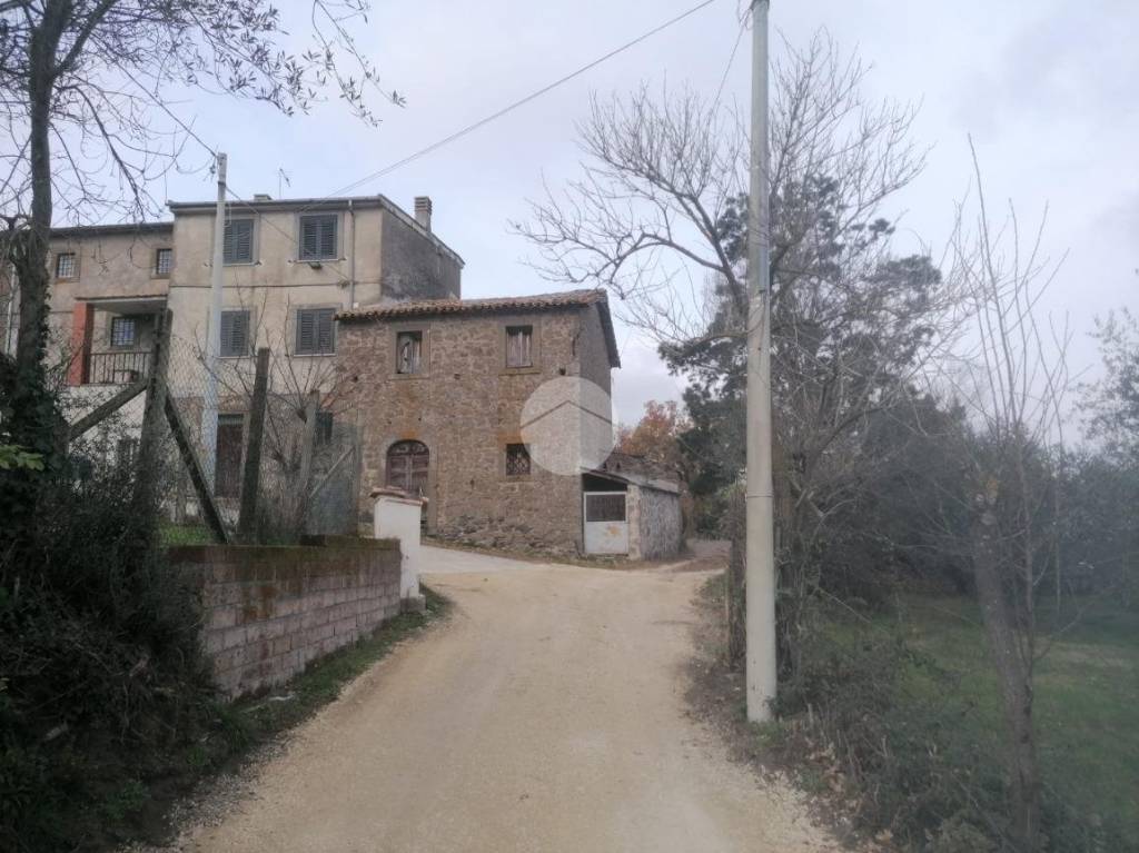 Casa Indipendente in vendita a Montefiascone via Paternocchio