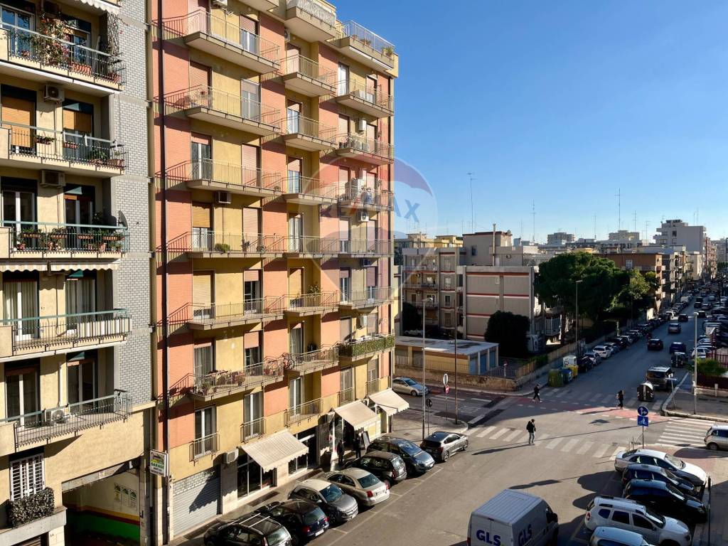 Appartamento in vendita a Bari via Pasquale Fiore, 48