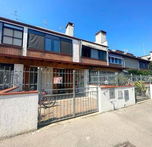 Villa a Schiera in vendita a Comacchio via Ancona 129