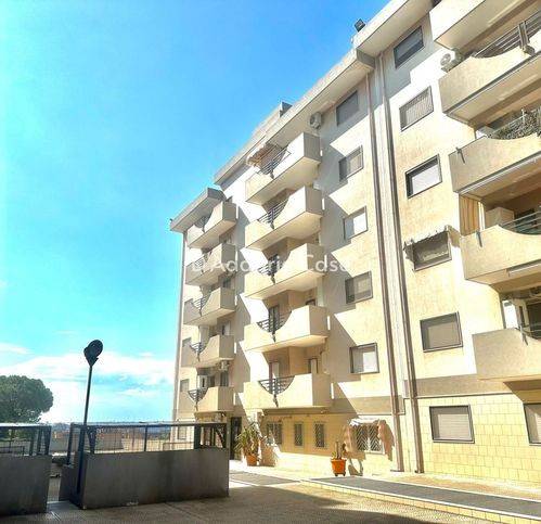 Appartamento in affitto a Taranto via Palmiro Togliatti 10