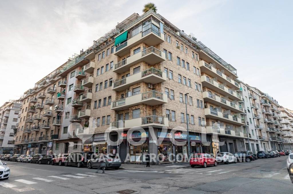 Appartamento in vendita a Torino via Tripoli, 100