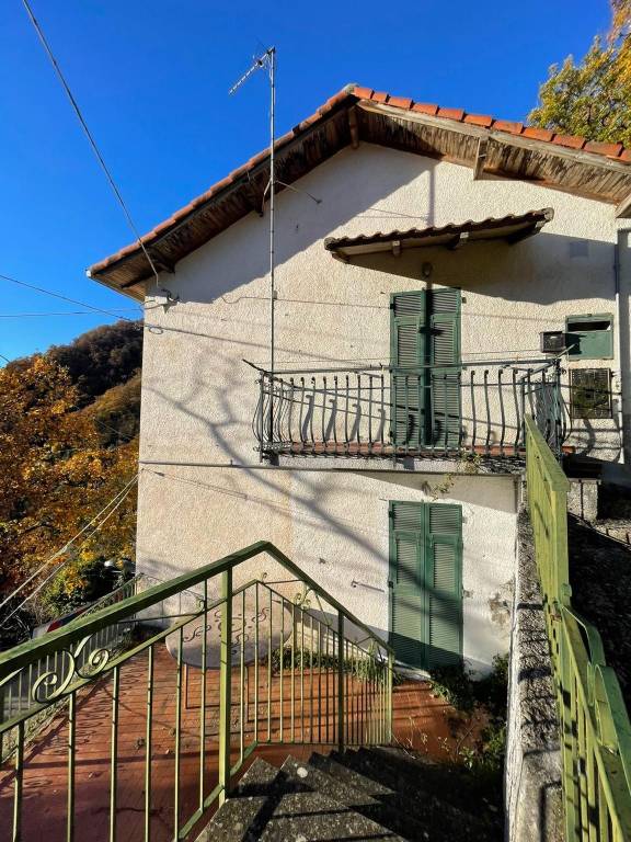 Villa Bifamiliare in vendita a Davagna via Pie' di Rosso