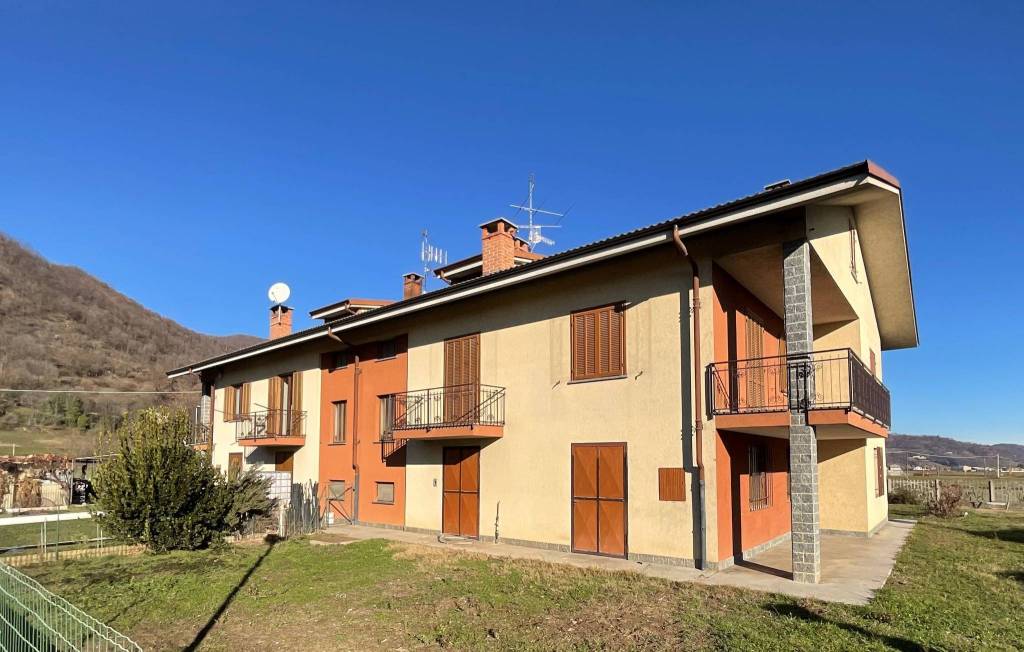 Villa Bifamiliare in vendita a Villar San Costanzo