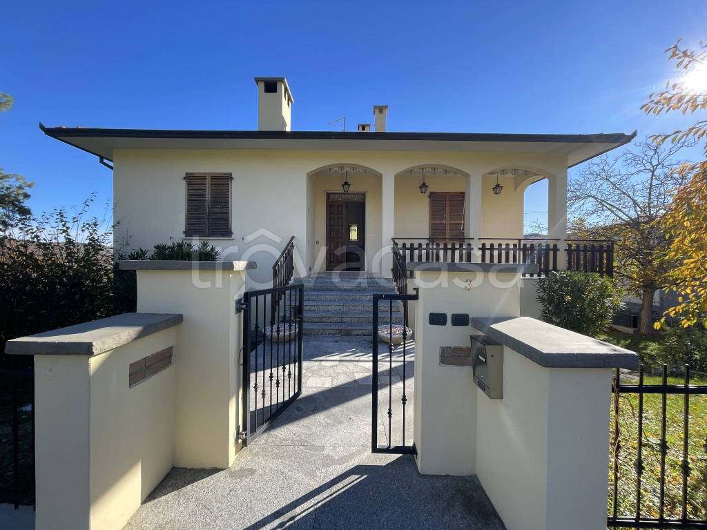 Villa Bifamiliare in vendita a Bore località Metti Chiesa
