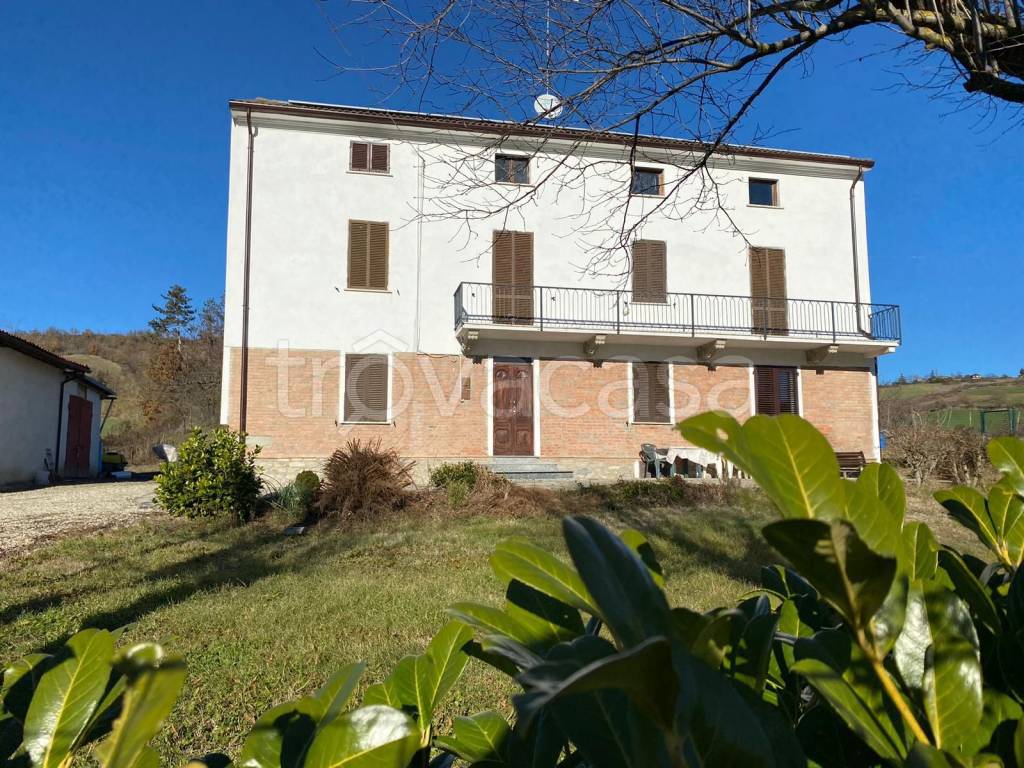 Villa in vendita a Fortunago via della Crosia, 2A