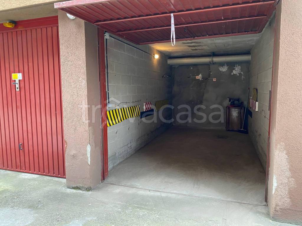 Garage in vendita a Buccinasco via Guido Rossa, 13