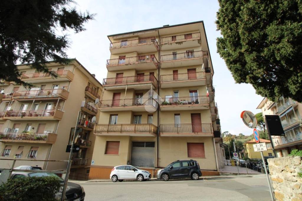 Appartamento in vendita a Chiavari via Amedeo Ugolini, 23