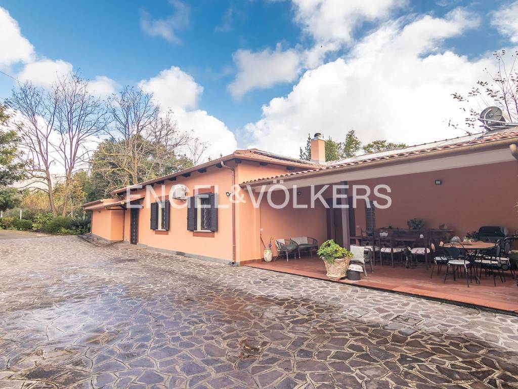 Villa in vendita a Velletri circonvallazione di Levante