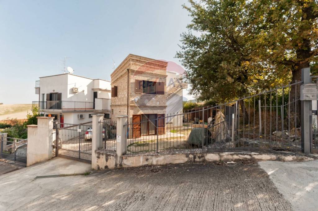 Villa a Schiera in vendita a Casalincontrada via Collepretano, 78