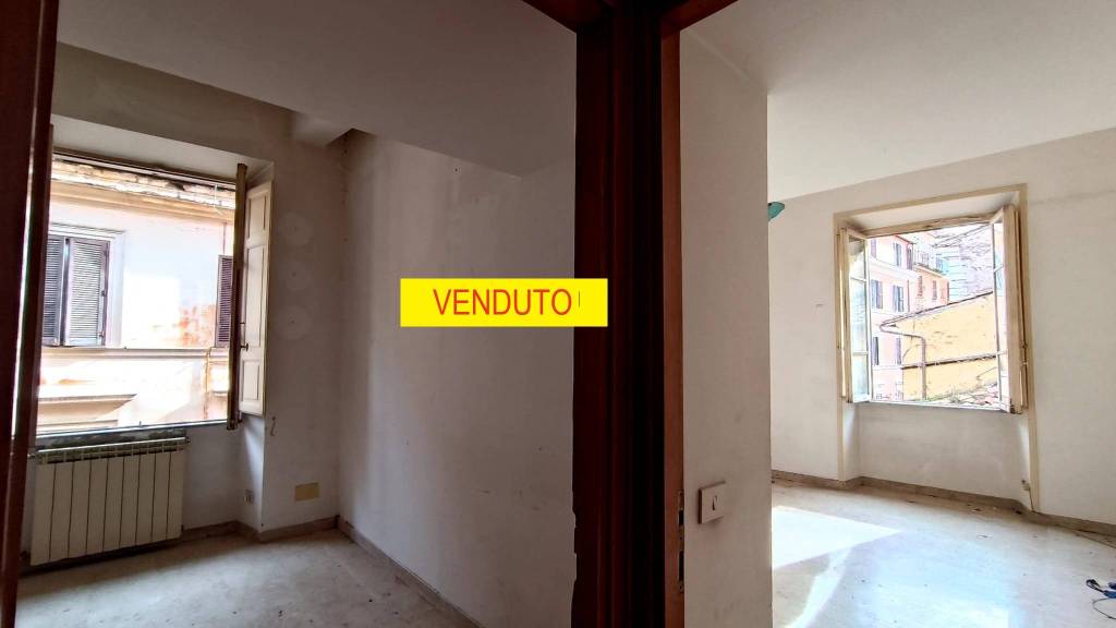 Appartamento in vendita a Roma via Camillo Benso di Cavour