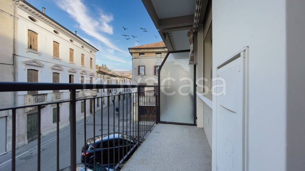Appartamento in vendita a Vittorio Veneto via Umberto Cosmo, 38