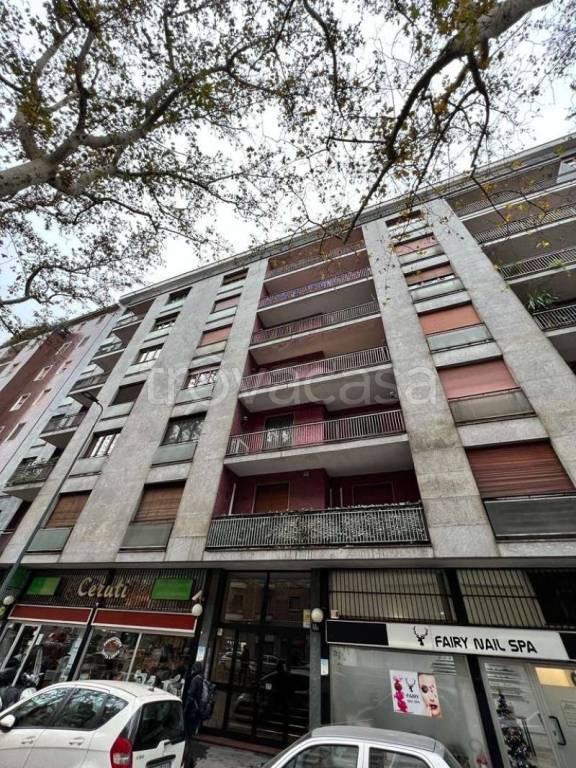 Appartamento in vendita a Milano via giambellino 41/a
