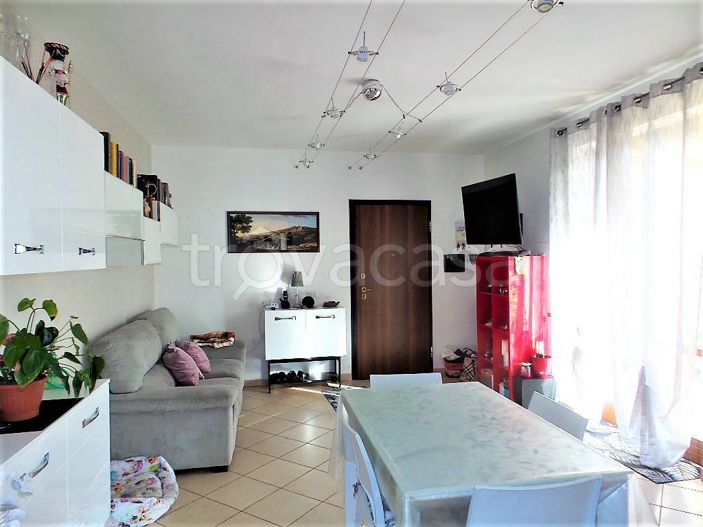 Appartamento in vendita a Caprarola via Nicola Borgna e Giacomo Loppi