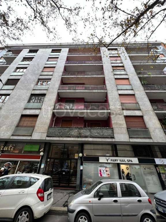Appartamento in vendita a Milano via giambellino 41/a