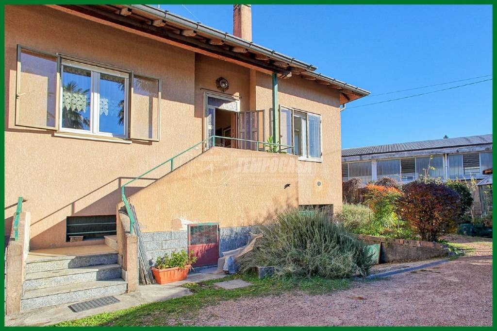 Villa in vendita a Induno Olona via c. Cesariano