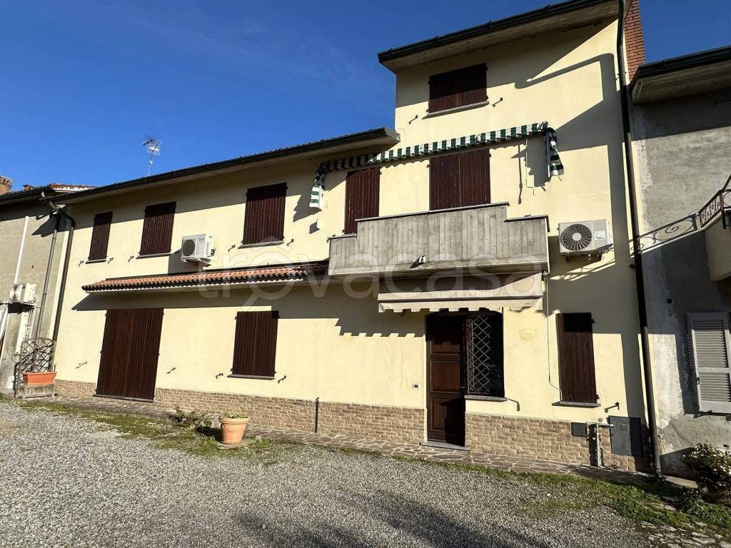 Villa Bifamiliare in vendita a Graffignana via Roma