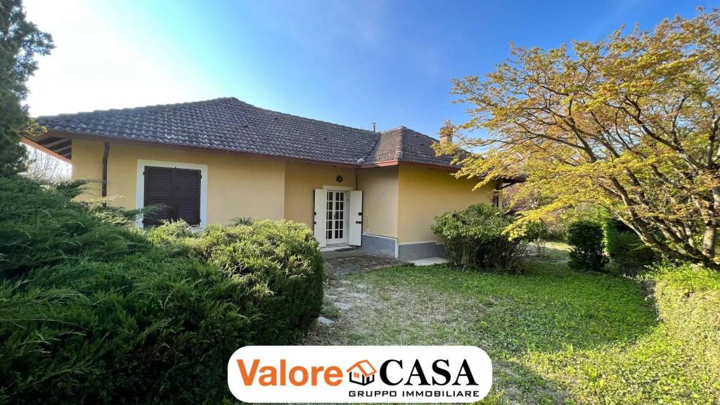 Villa in vendita ad Acqui Terme via salvo d'acquisto