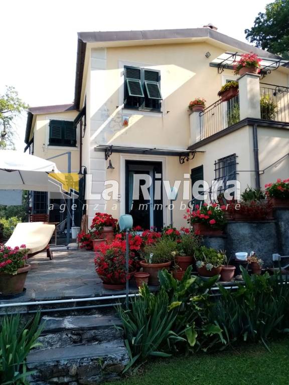 Villa in vendita a Rapallo via Privata San Bartolomeo