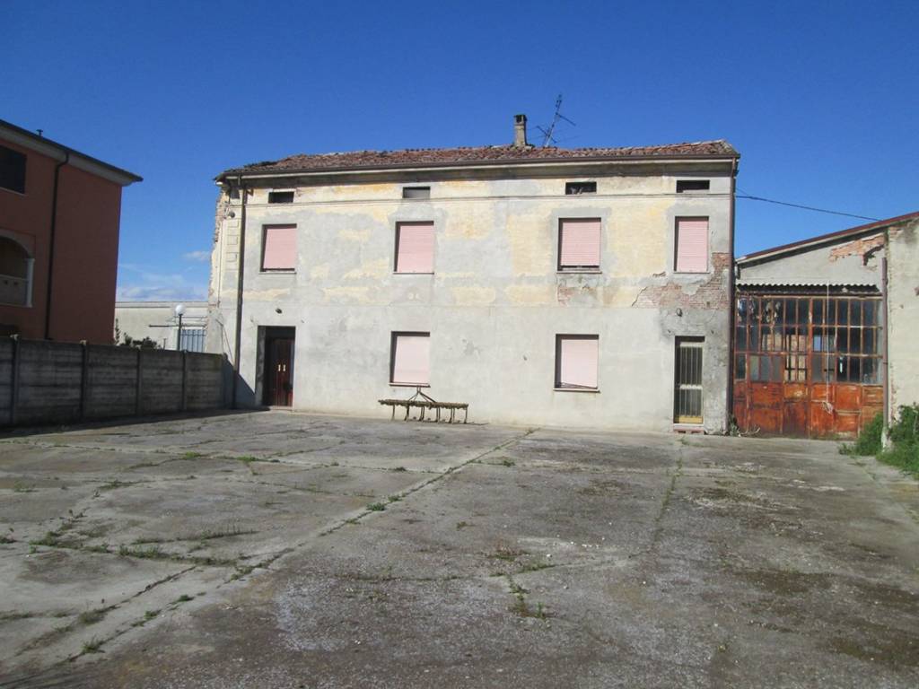 Casa Indipendente in vendita a Martignana di Po via Po, 10