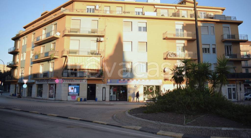 Appartamento in vendita a Pescara piazza Luigi Pierangeli, 2