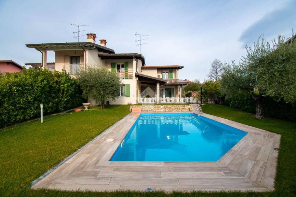 Villa Bifamiliare in vendita a Padenghe sul Garda via Talina