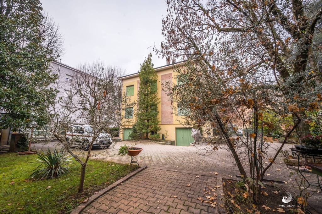 Villa Bifamiliare in vendita a Castelnuovo Rangone via Martiri della Libertà