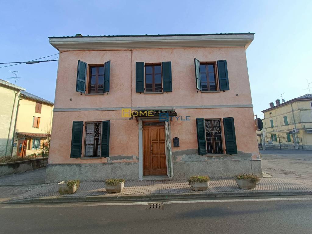 Casa Indipendente in vendita a Sissa Trecasali via Roma, 56