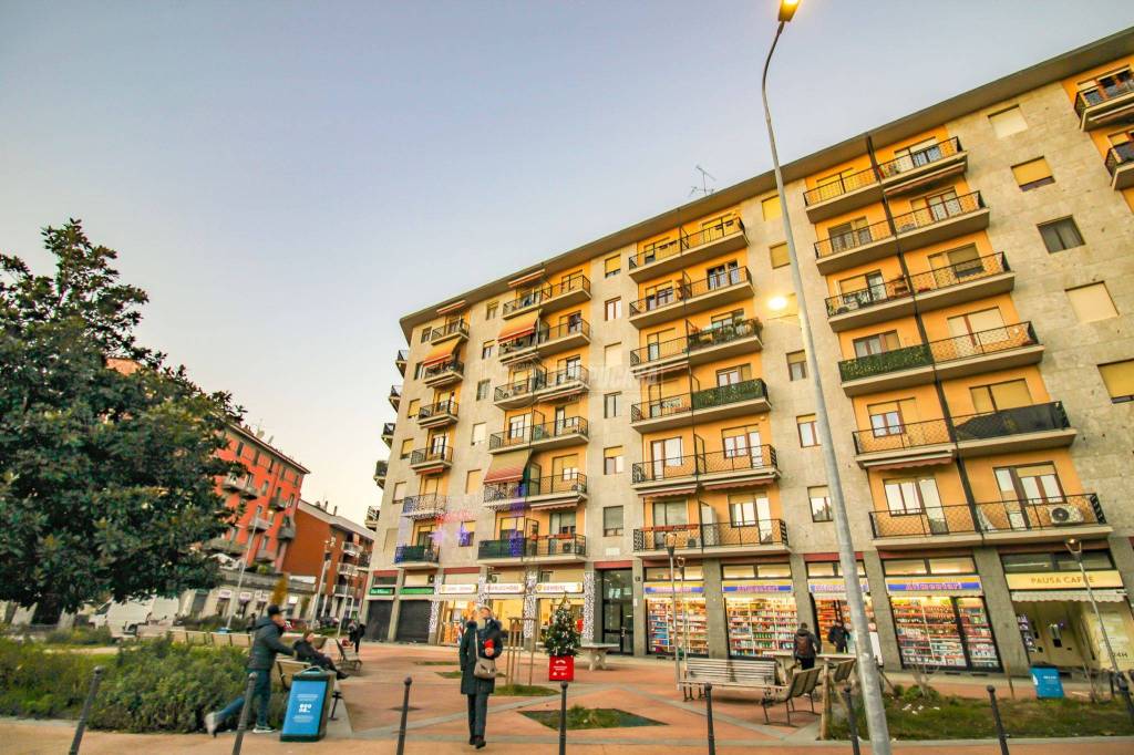 Appartamento in vendita a Milano piazza angilberto 2/a
