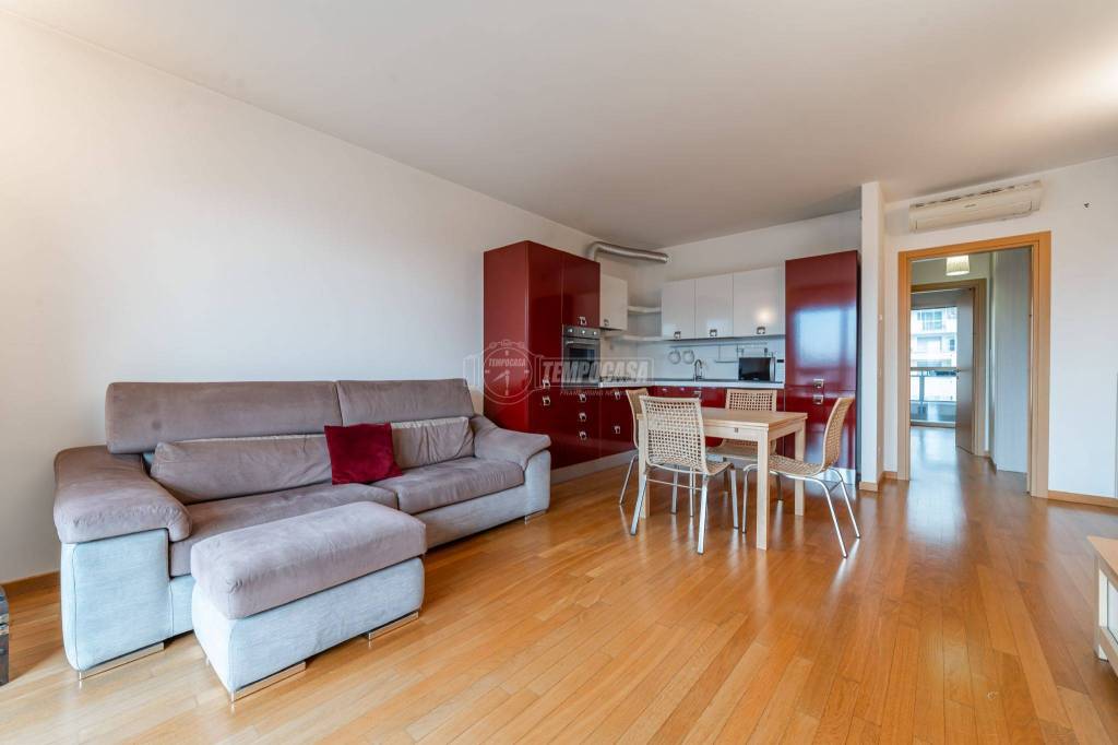Appartamento in vendita a Milano via Ugo Tognazzi 15
