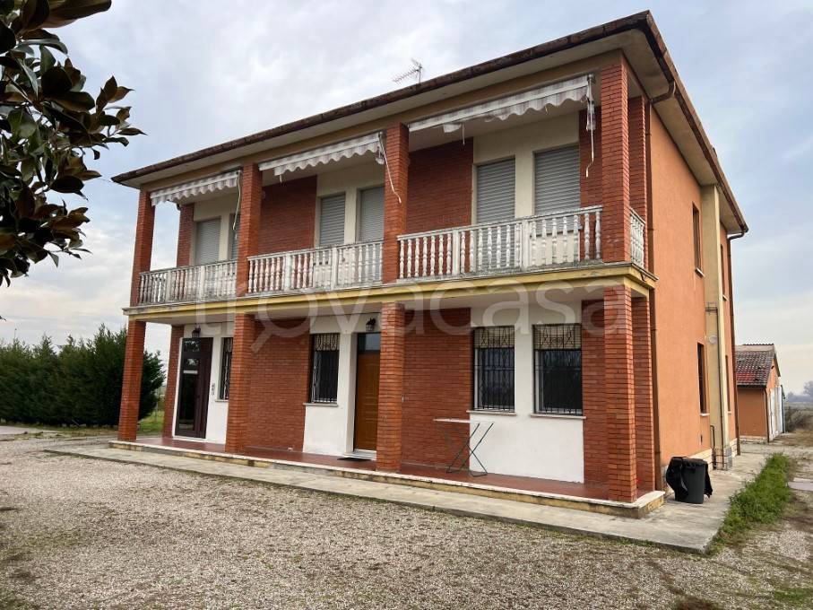 Appartamento in vendita a Ferrara via Val d'Albero, 25