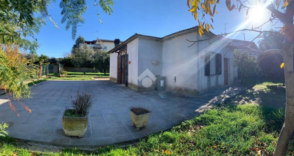 Villa in vendita a Zagarolo via Luigi Einaudi, 2