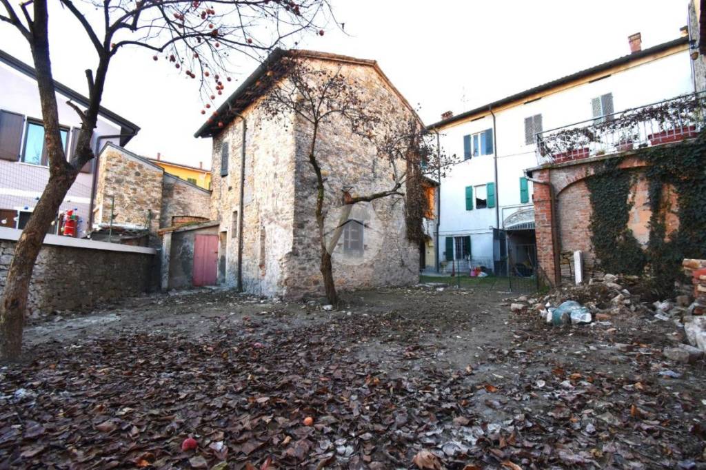 Casa Indipendente in vendita a Sala Baganza via Giuseppe Garibaldi, 38