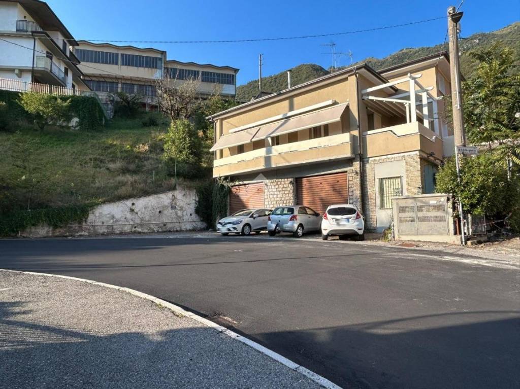 Negozio in vendita a Lumezzane via giuseppe verginella, 37