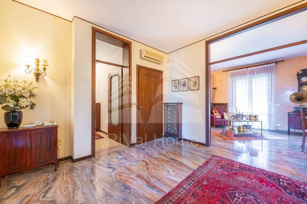 Appartamento in vendita a Padova via Carlo De Brosses