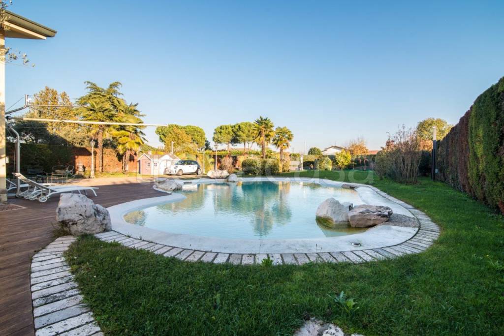 Villa in vendita ad Abano Terme via San Pio X