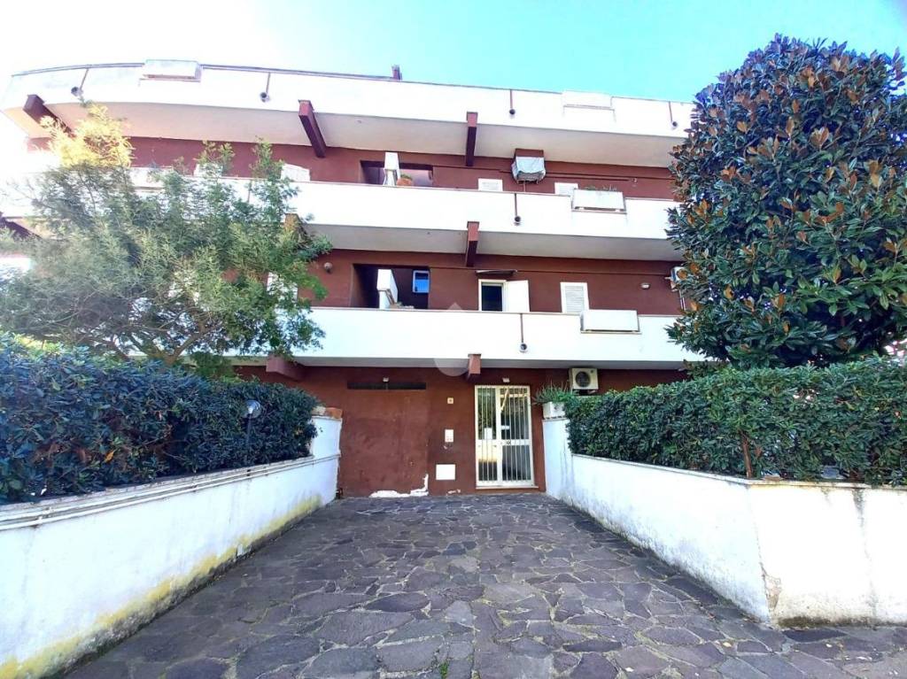 Appartamento in vendita ad Ardea via Bologna, 190