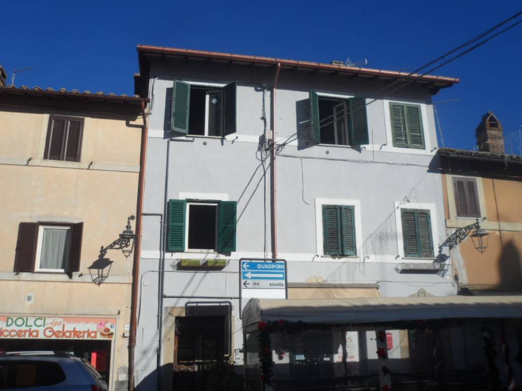 Appartamento in vendita a Manziana corso Vittorio Emanuele, 140
