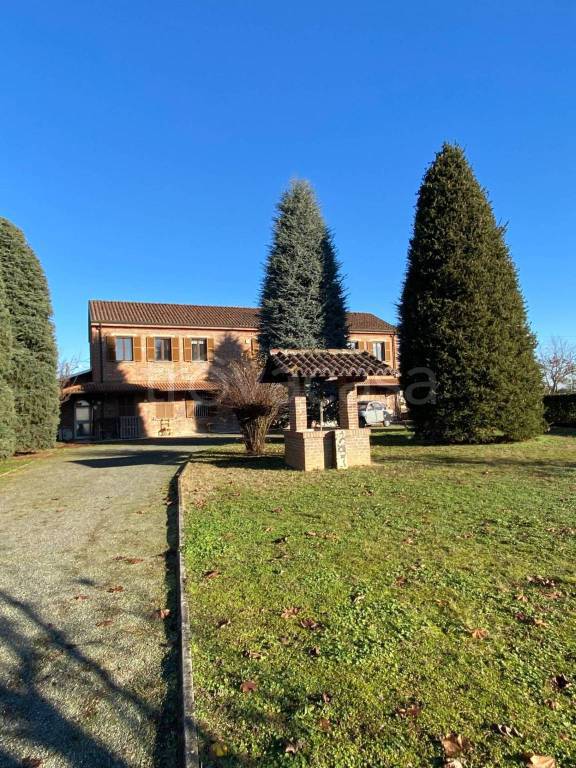 Villa Bifamiliare in vendita ad Alessandria via IV Martiri