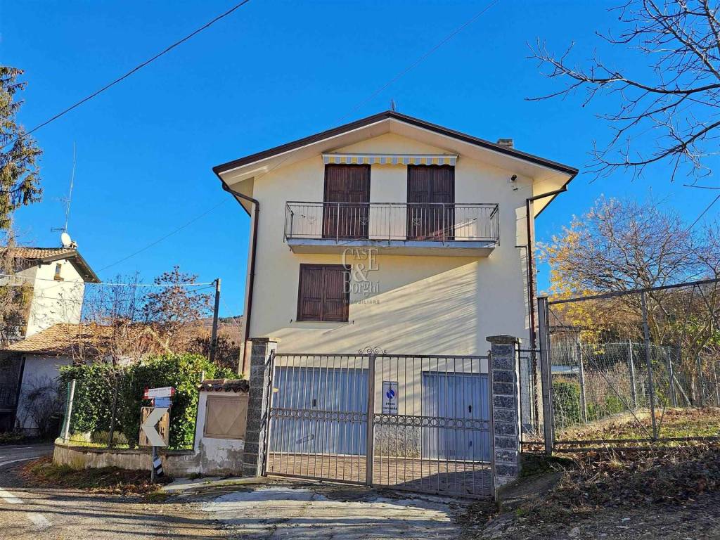 Appartamento in vendita a Varzi frazione Bognassi, 1