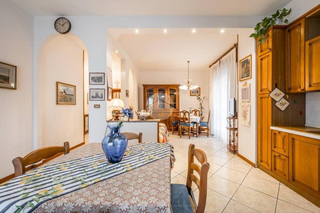 Appartamento in vendita a Zola Predosa via Camillo Benso di Cavour, 12