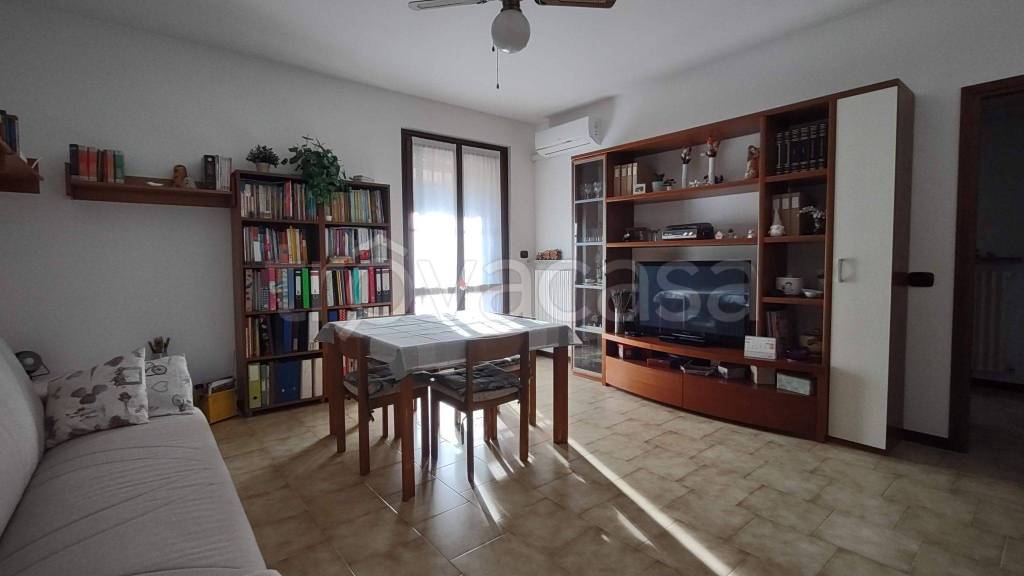 Appartamento in in vendita da privato a Casalpusterlengo viale Giacomo Matteotti, 10