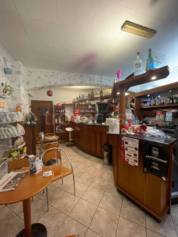 Bar in in vendita da privato a Pietra Ligure corso Italia, 133