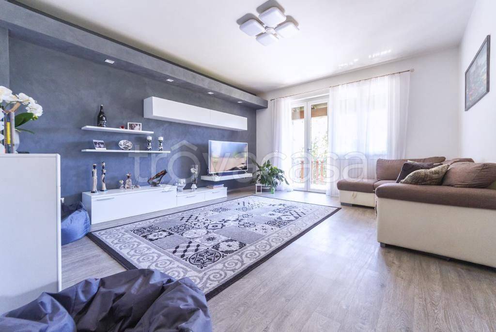 Appartamento in in vendita da privato a Dubino via Spluga, 134