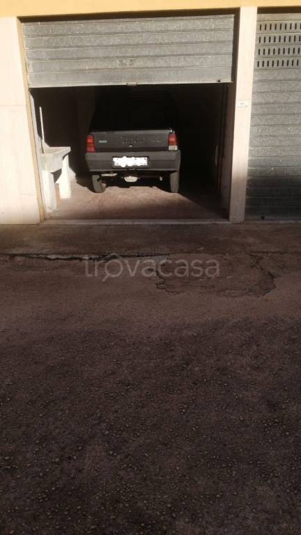 Garage in affitto a Isernia via Pio La Torre, 1